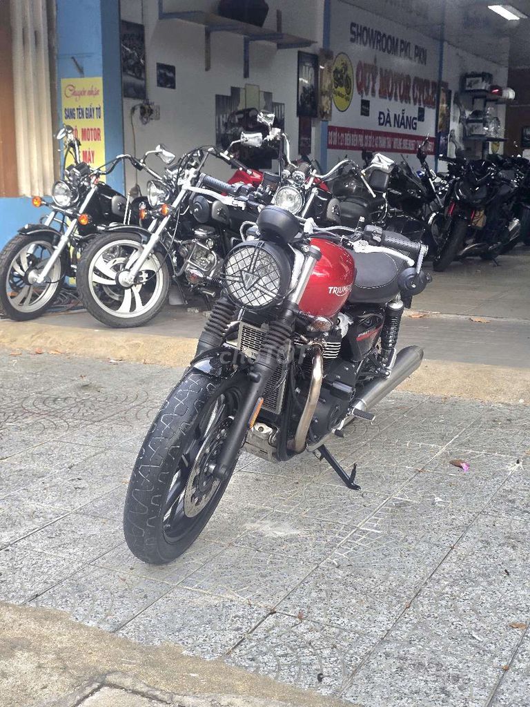 Triumph Speed Twin 900cc 2019 красный 14.000 км