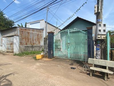 nhà cấp 4 có nhà kho rộng phía trước. Cho thuê nhà ở tại Thành phố Long Khánh Đồng Nai được đăng bởi Đặng Đình Sơn