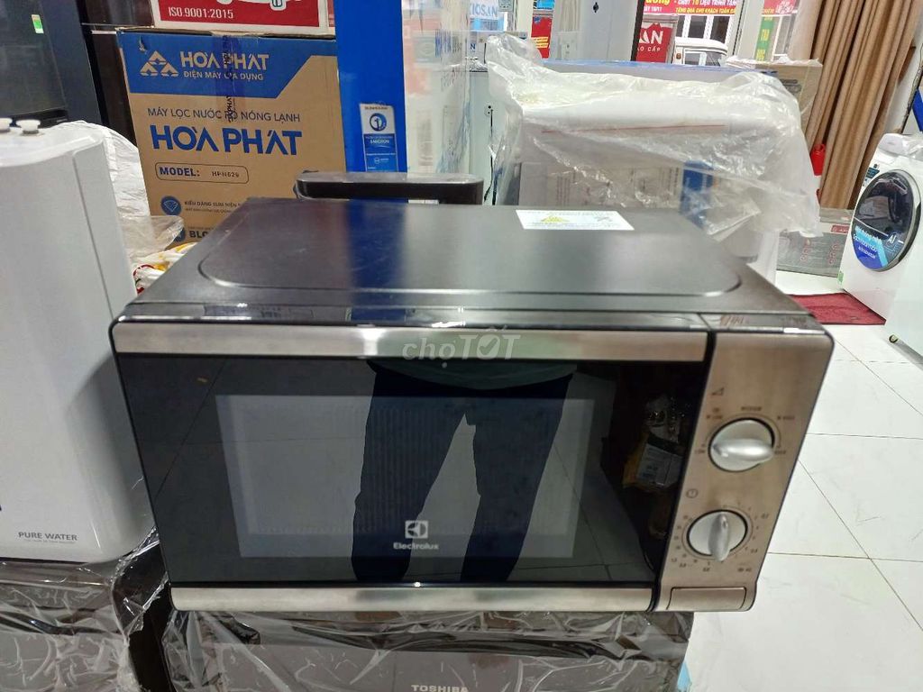 LÒ VI SÓNG ELECTROLUX 20L BH 1 NĂM