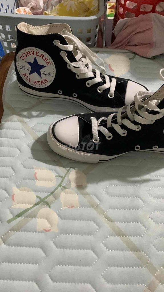 Giày thể thao Converse chính hãng size 40. Mua bán Giày dép tại Huyện Gia Lâm Hà Nội được đăng bởi Hải Nam hình 1