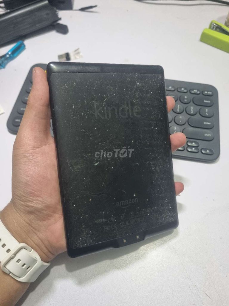 Xác Amazon Kindle Basic 5 Đen. Mua bán Máy tính bảng tại Quận Hai Bà Trưng Hà Nội được đăng bởi Nguyễn Huy Dũng hình 1