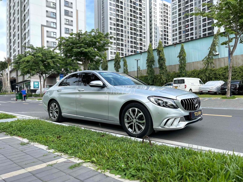 Mercedes Benz C200 Sản xuất 2016. Mua bán Ô tô tại Quận Bình Tân Tp Hồ Chí Minh được đăng bởi Lê Minh Quý hình 4