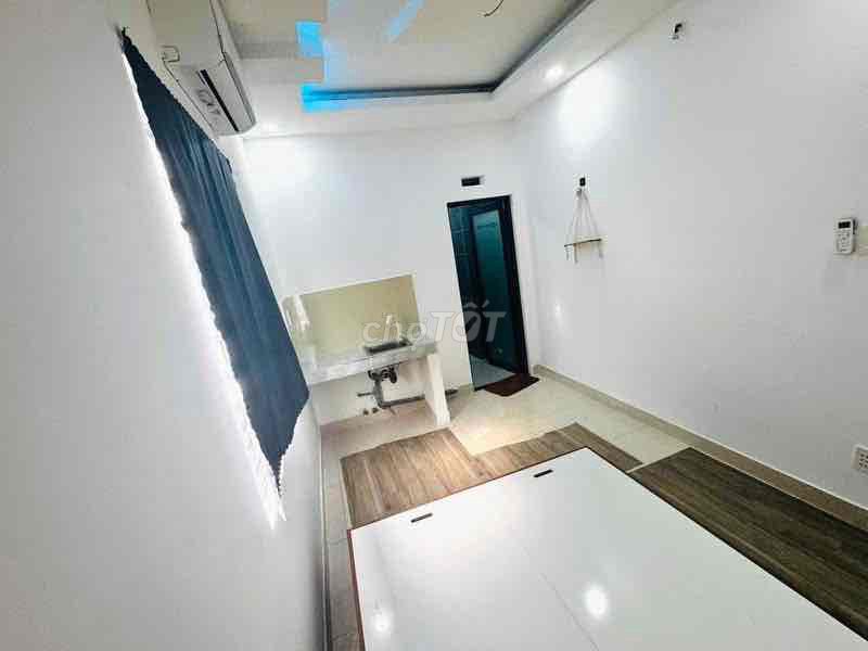 phòng lầu 4 thang bộ máy giặc chung máy lạnh