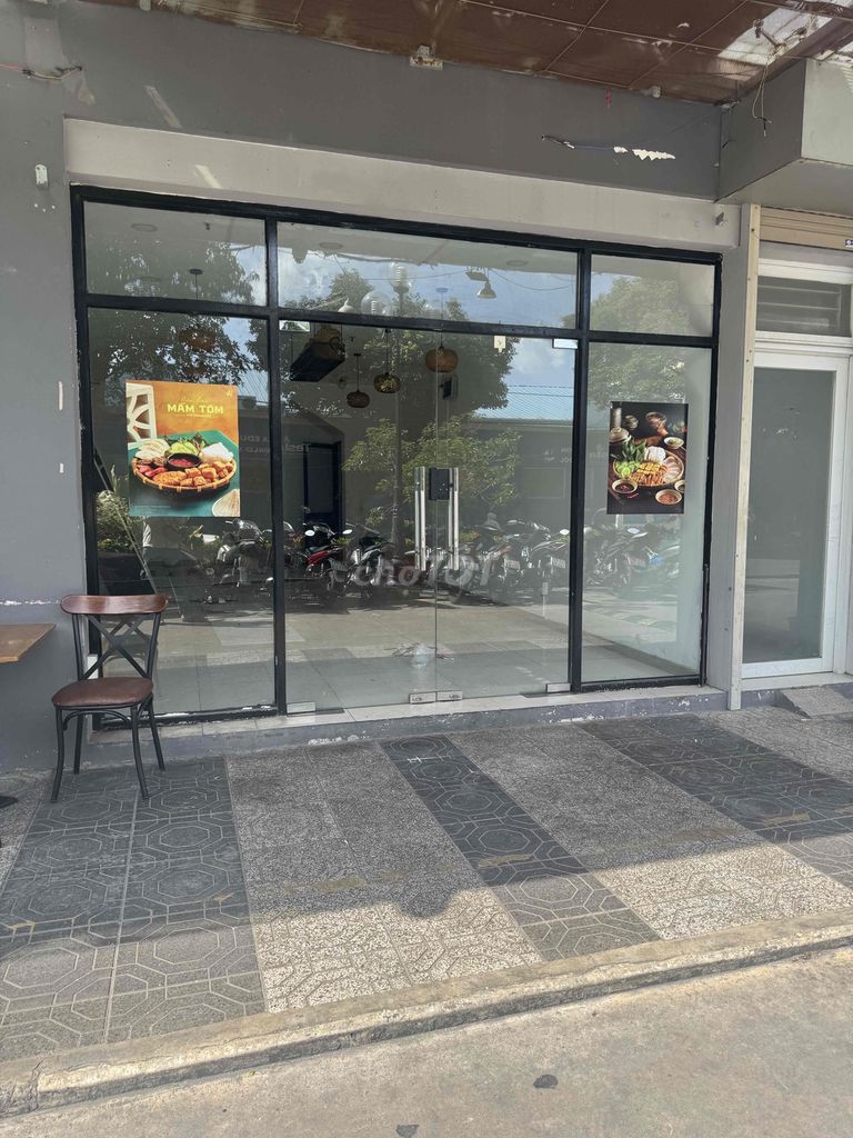 Bán căn shophouse Carillon 1 - 171 Hoàng Hoa Thám, Tân Bình.. Mua bán văn phòng, mặt bằng kinh doanh tại Quận Tân Bình Tp Hồ Chí Minh được đăng bởi Thanh Trầm hình 2