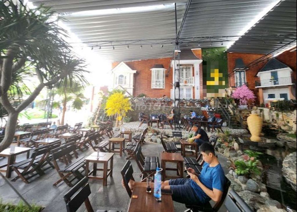 Sang gấp quán cafe sân vườn 800m² đẹp toạ lạc khu VIP Tân Phú