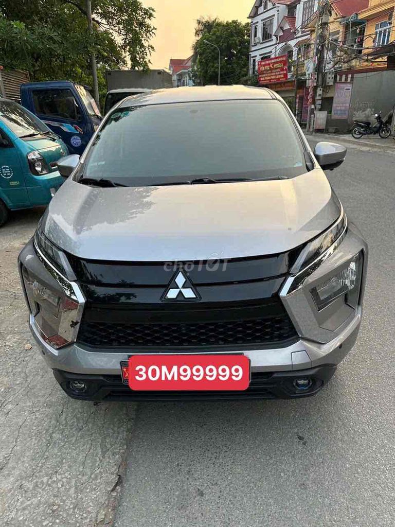 Mitsubishi Xpander 2023 Автомат Серебристый