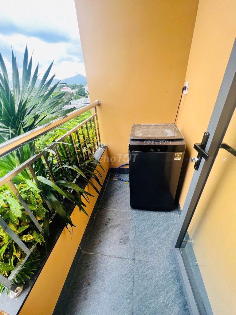 Bright room with mezzanine and balcony on Kinh Dương Vương — photo 4