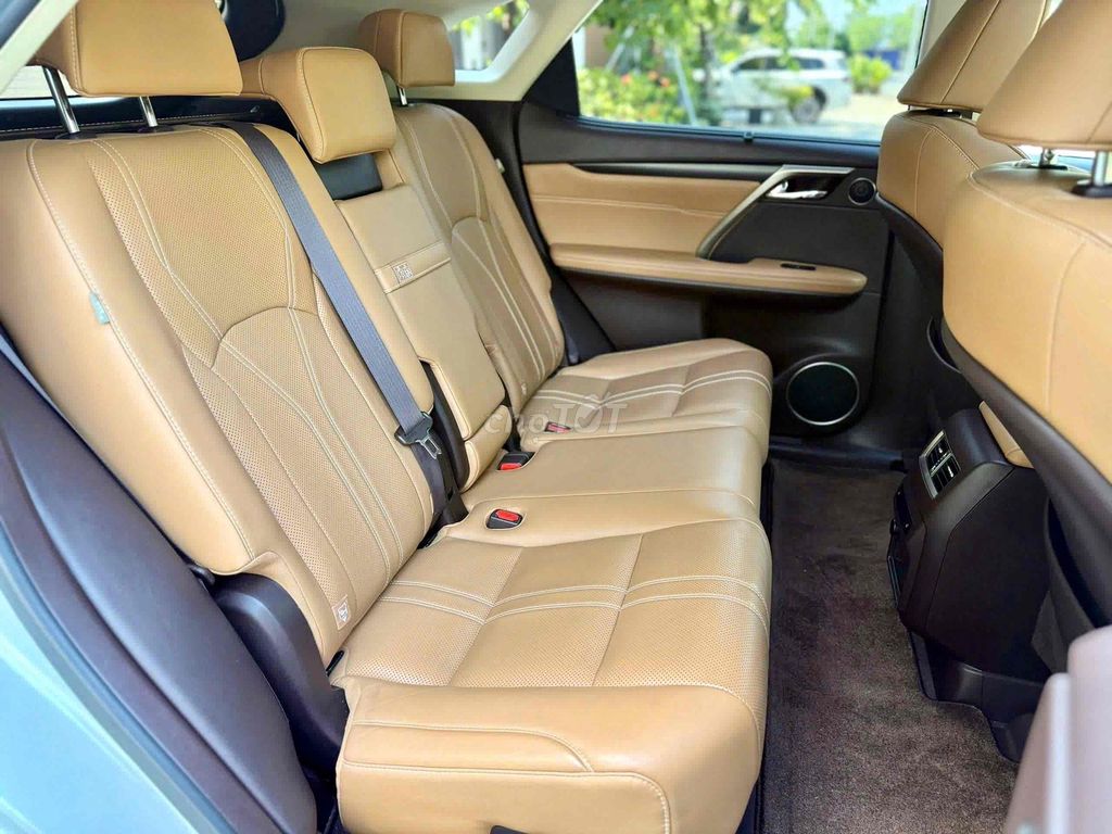 Lexus RX300 - SX2019. Mua bán Ô tô tại Quận 8 Tp Hồ Chí Minh được đăng bởi Cửa hàng ô tô cũ TRUST CARS hình 8