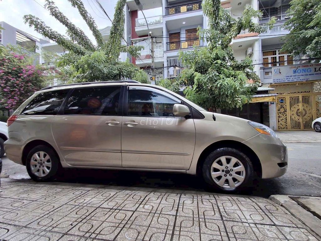 Toyota siena 3.5 sx 2009 - 100000 km. Mua bán Ô tô tại Quận Tân Phú Tp Hồ Chí Minh được đăng bởi Văn ý hình 10