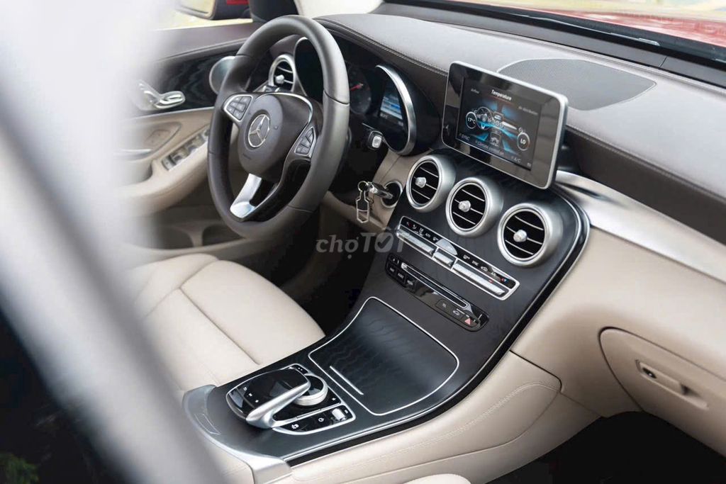 Mercedes Benz GLC300 4Matic 2019 - 68000 km. Mua bán Ô tô tại Quận Tân Phú Tp Hồ Chí Minh được đăng bởi Thái LA Auto hình 6