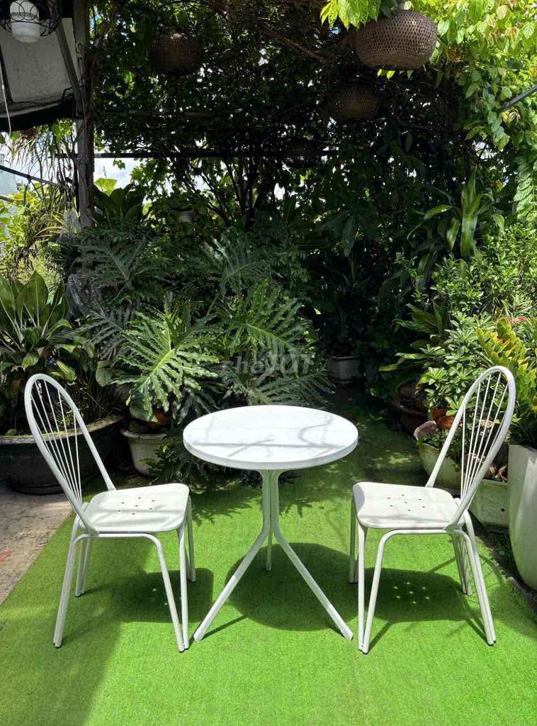 Mình cần thanh lý 2 bộ bàn ghế caffe sân vườn 🍒🌿. Mua bán Bàn ghế tại Huyện Bình Chánh Tp Hồ Chí Minh được đăng bởi Tú Nam hình 1