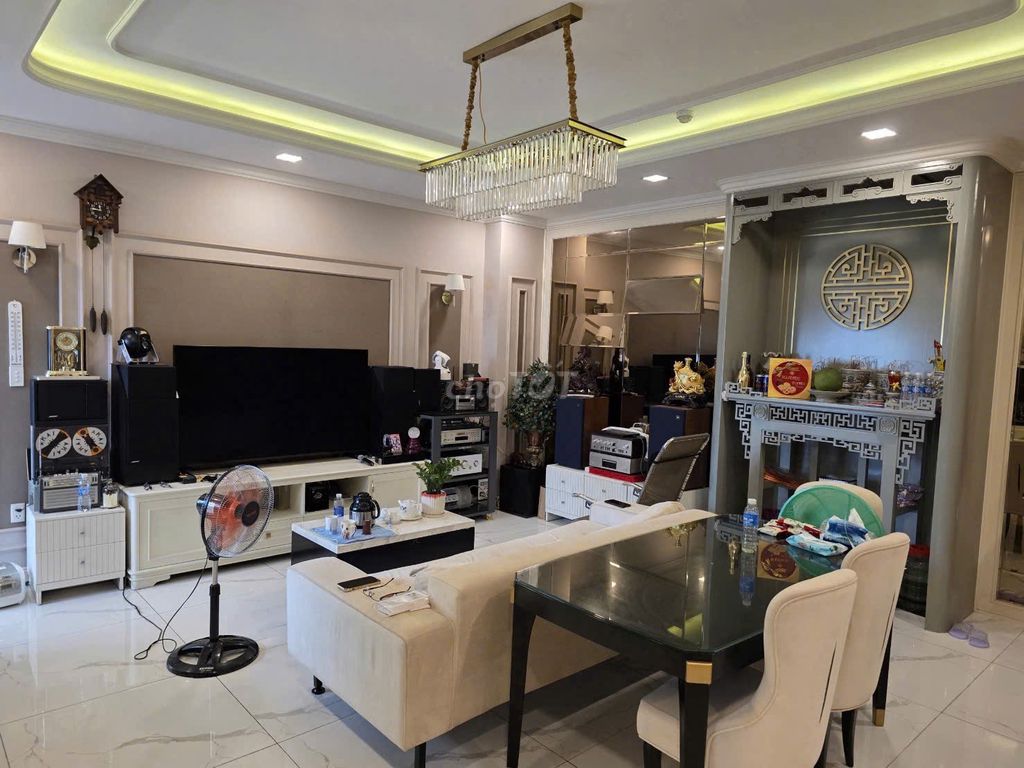 Продается квартира BELLEZA 2pn2wc 88м2, первый этаж, средний этаж. Цена продажи: 4 миллиарда долларов, РОЗОВАЯ КНИГА