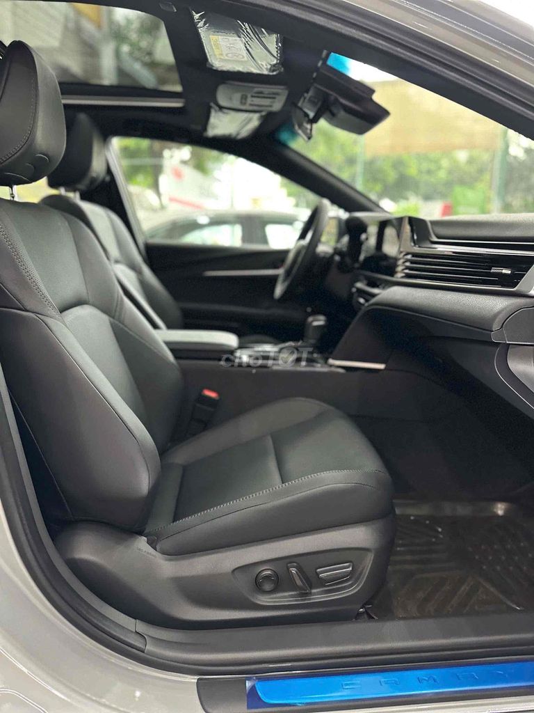 Toyota Camry - Giảm 100% Thuế Trước Bạ. Mua bán Ô tô tại Quận Gò Vấp Tp Hồ Chí Minh được đăng bởi Minh Duyên Toyota Gò Vấp hình 9