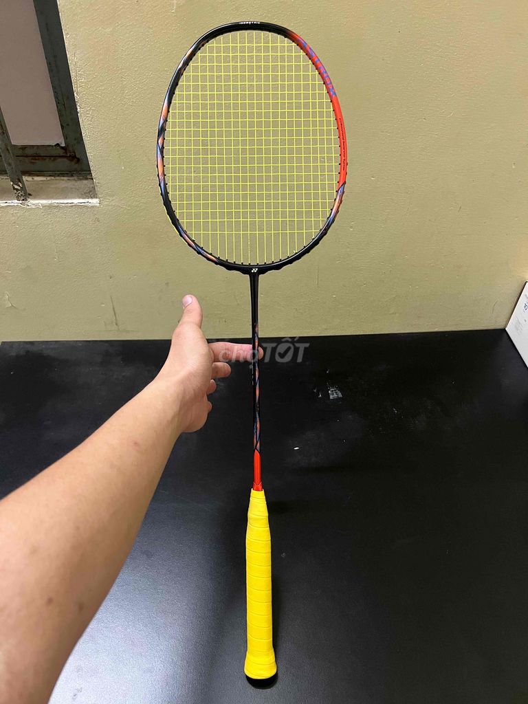 Vợt cầu lông cao cấp Yonex