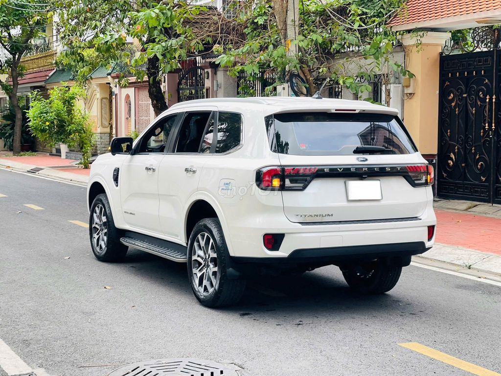 Ford Everest 2023 Titanium 4x2 AT 44800 km. Mua bán Ô tô tại Quận 3 Tp Hồ Chí Minh được đăng bởi Trần Hoàng Long hình 11