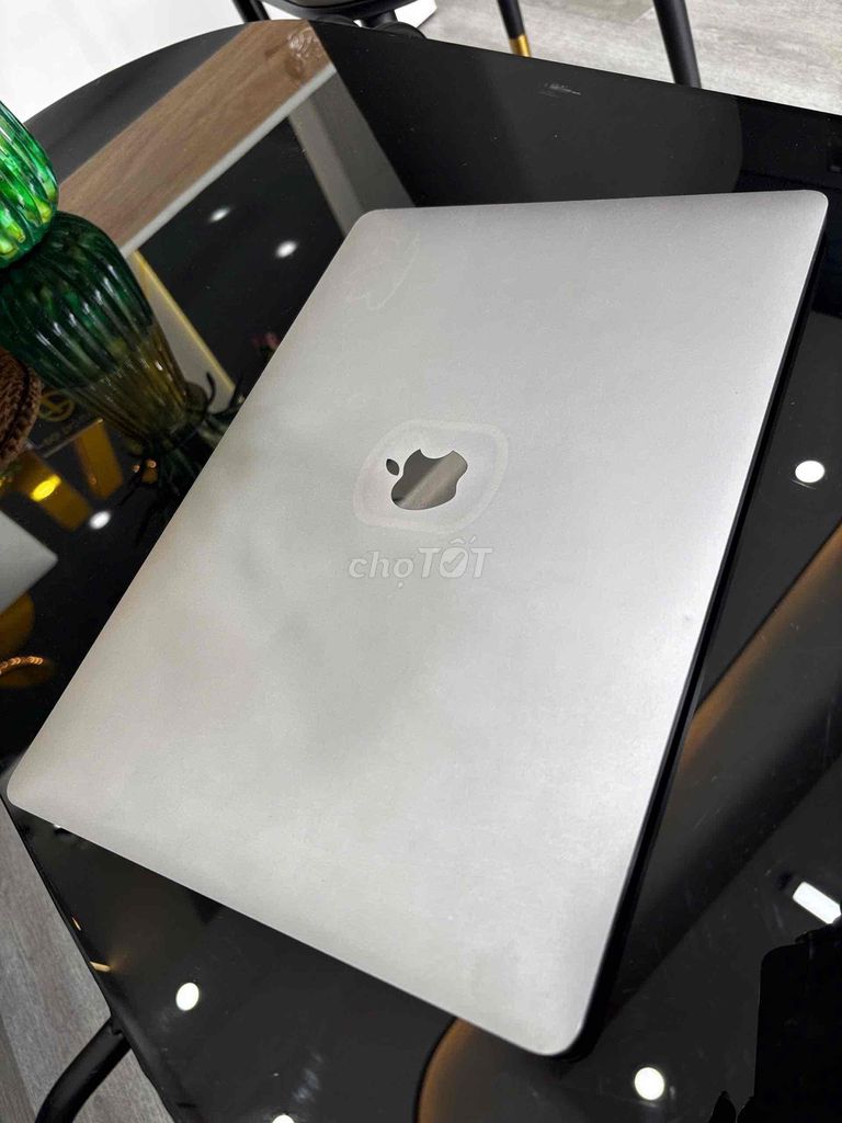 Macbook Pro 2017 I7 16/256GB 15In màn rentina 98%. Mua bán Laptop tại Quận Ninh Kiều Cần Thơ được đăng bởi Quý Mobile Cần thơ hình 1