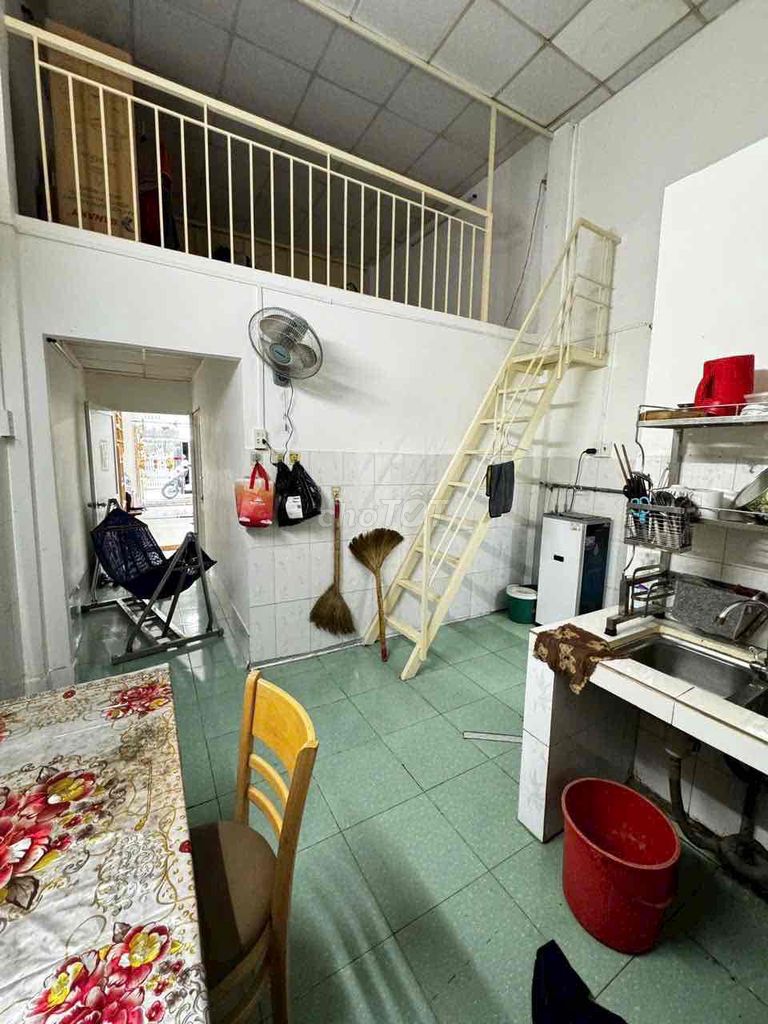 Nhà Đường Hoàng Đạo Thuý Quận 8 40m2, Ngay Chợ Đầu Mối Bình Điền, SHR. Mua bán nhà ở tại Quận 8 Tp Hồ Chí Minh được đăng bởi Nguyễn Phước hình 3