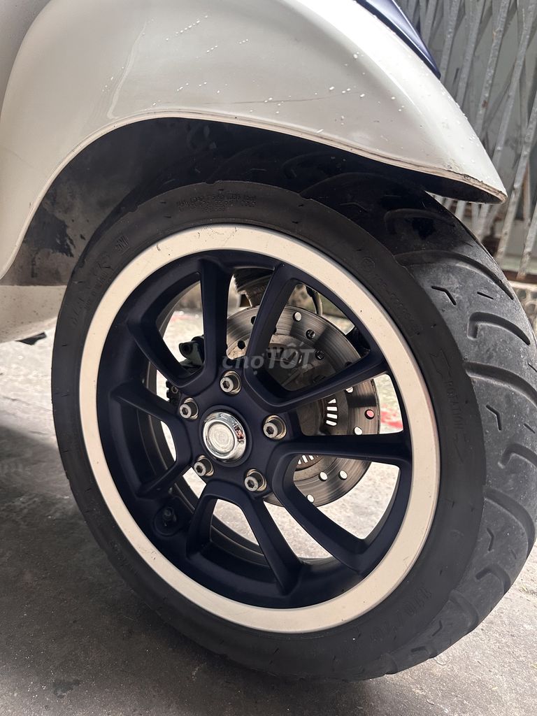 Piaggio Vespa Primavera 2022 Trắng. Mua bán Xe máy tại Quận 3 Tp Hồ Chí Minh được đăng bởi Lam hình 2