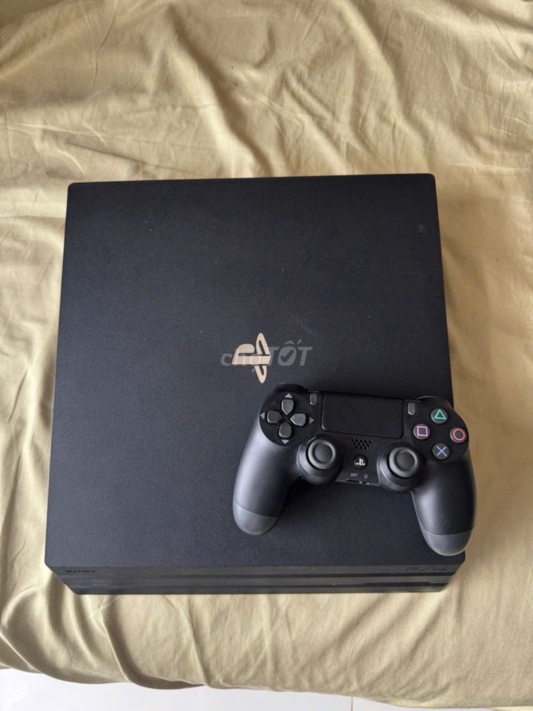 PS4 Pro 1TB 4K + 1 tay cầm