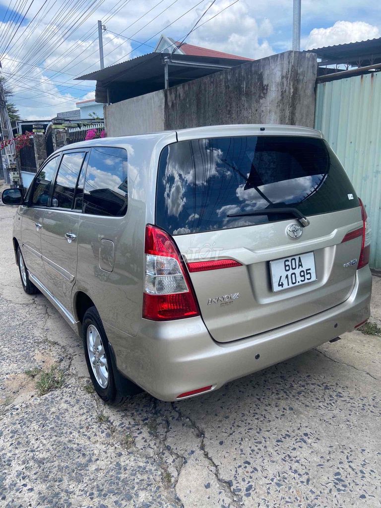Innova 2014 số Tự động xe zin. Mua bán Ô tô tại Thành phố Biên Hòa Đồng Nai được đăng bởi Trần Quốc Bảo hình 5