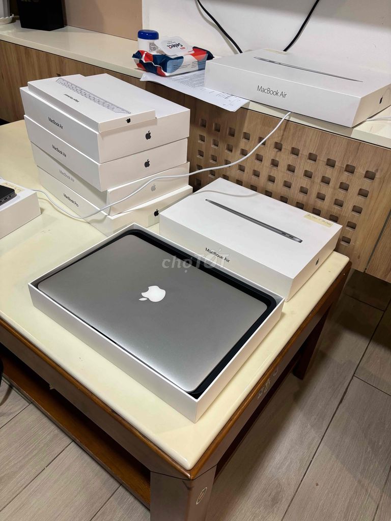 Apple MacBook Air 2017 i5 13.3 inch 8GB/256GB. Mua bán Laptop tại Thành phố Thủ Đức Tp Hồ Chí Minh được đăng bởi KHÔI MINH hình 1