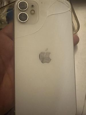 Apple iPhone 11 64GB Trắng Vỏ kính sau nứt, pin 75%