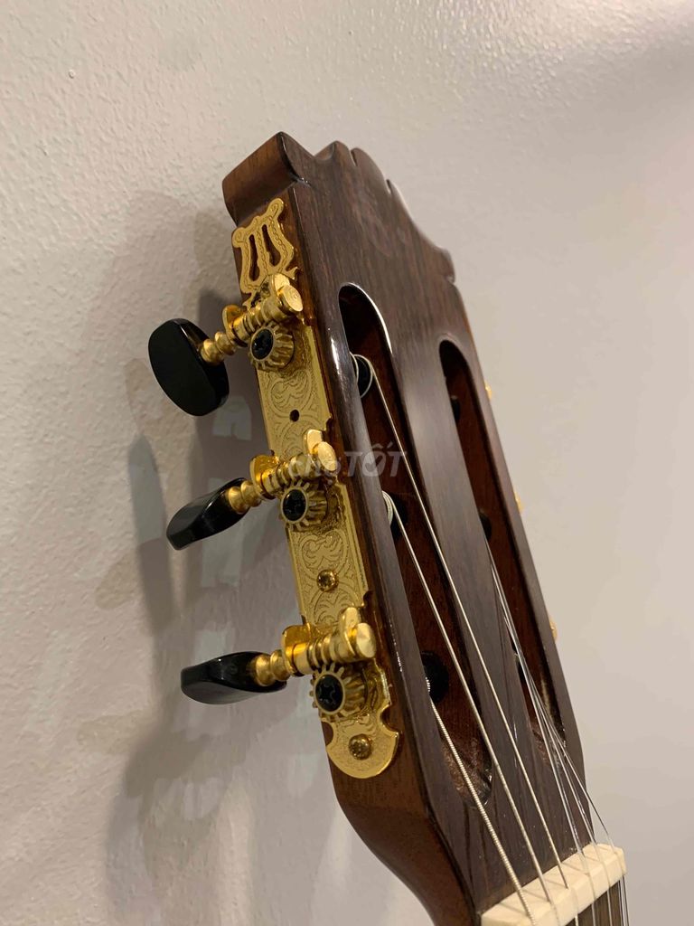 Guitar classic còn mới nguyên