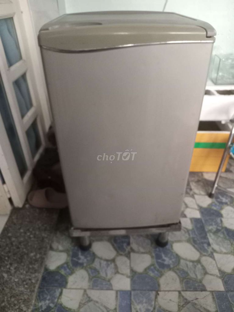 tủ lạnh mini Sanyo 90l xài tôt 600k
