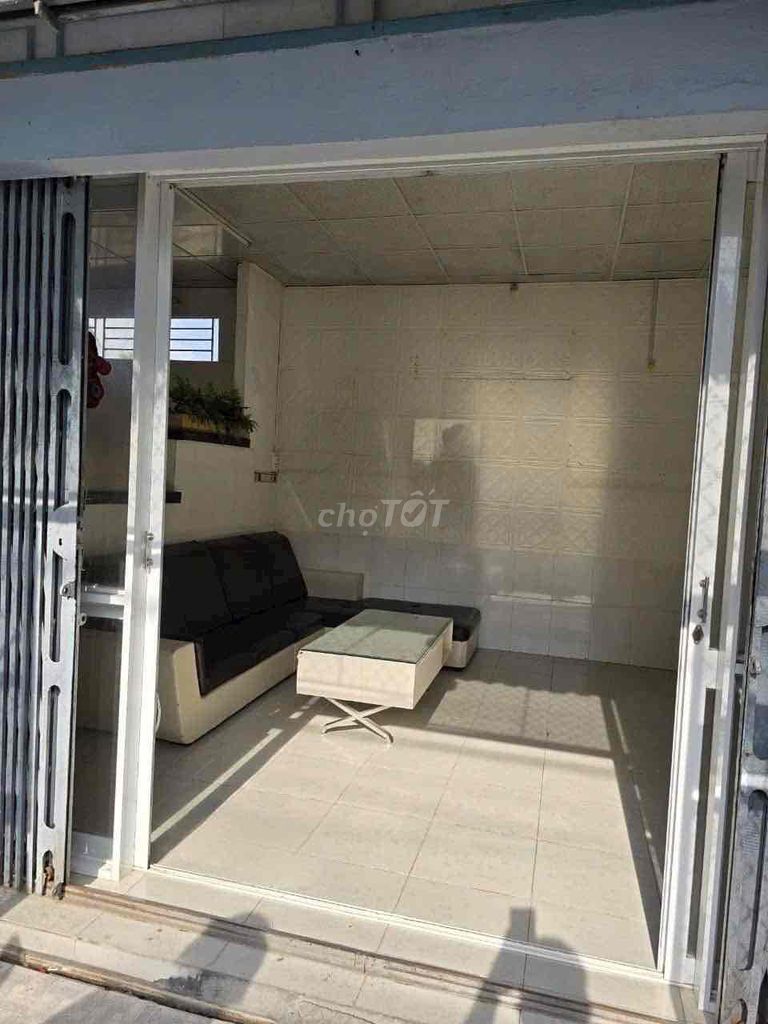 cho thuê nhà 11,5m x 5m hẻm Trần Hoàng Na giá 4,5 triệu