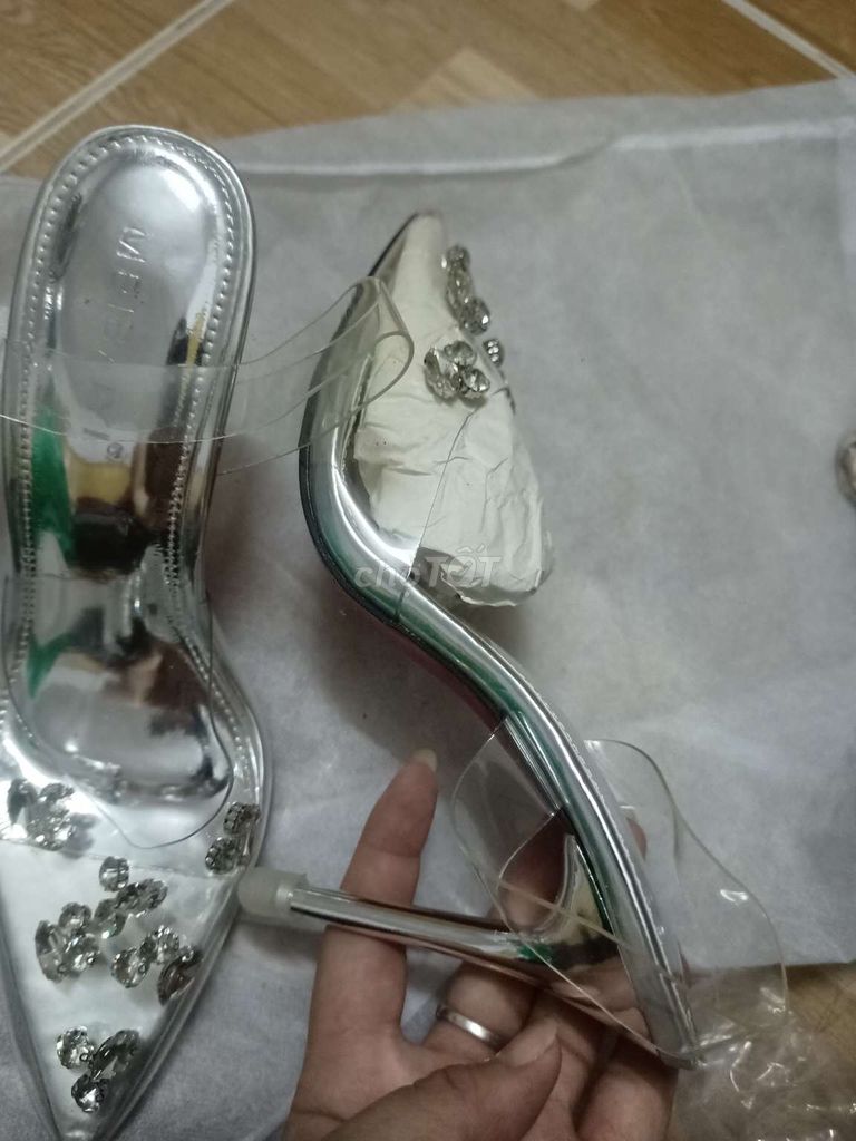 Guốc cao gót Nữ Bạc si ze 35, 36 . Mua bán Giày dép tại Quận Bình Tân Tp Hồ Chí Minh được đăng bởi Hong N hình 1