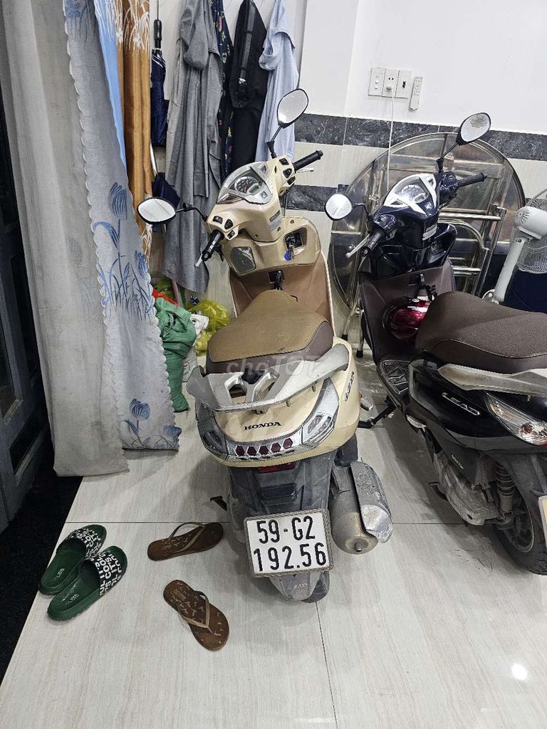 Xe máy Honda Lead 125 màu vàng cát. Mua bán Xe máy tại Quận 12 Tp Hồ Chí Minh được đăng bởi Quang Duy Phạm hình 3
