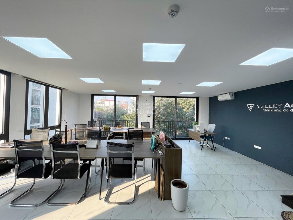 Lô góc 2 mặt thoáng cho thuê sàn 70m2 tại Hoàng Quốc Việt chỉ 14,5tr