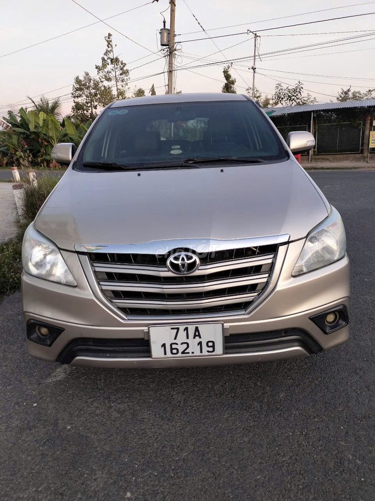 Toyota Innova 2015 E - 260 km