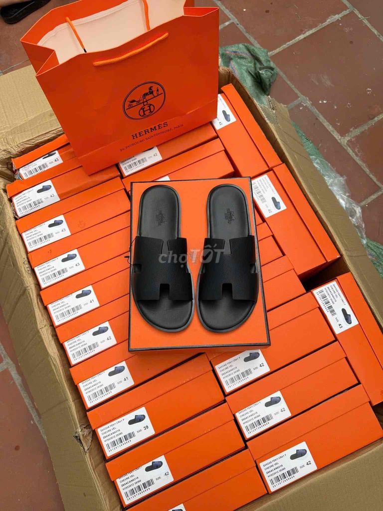 Dép Hermes Đen bản víp sz40 đã dán đế. Mua bán Giày dép tại Quận Cầu Giấy Hà Nội được đăng bởi Trung Hiếu hình 1