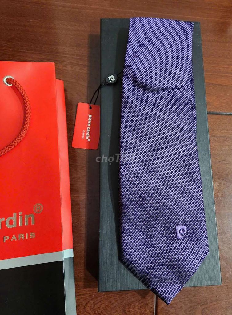 Cravat Pierre Cardin Lụa Nguyên Tag Fullbox. Mua bán Phụ kiện thời trang khác tại Quận Ba Đình Hà Nội được đăng bởi James Nguyen hình 1