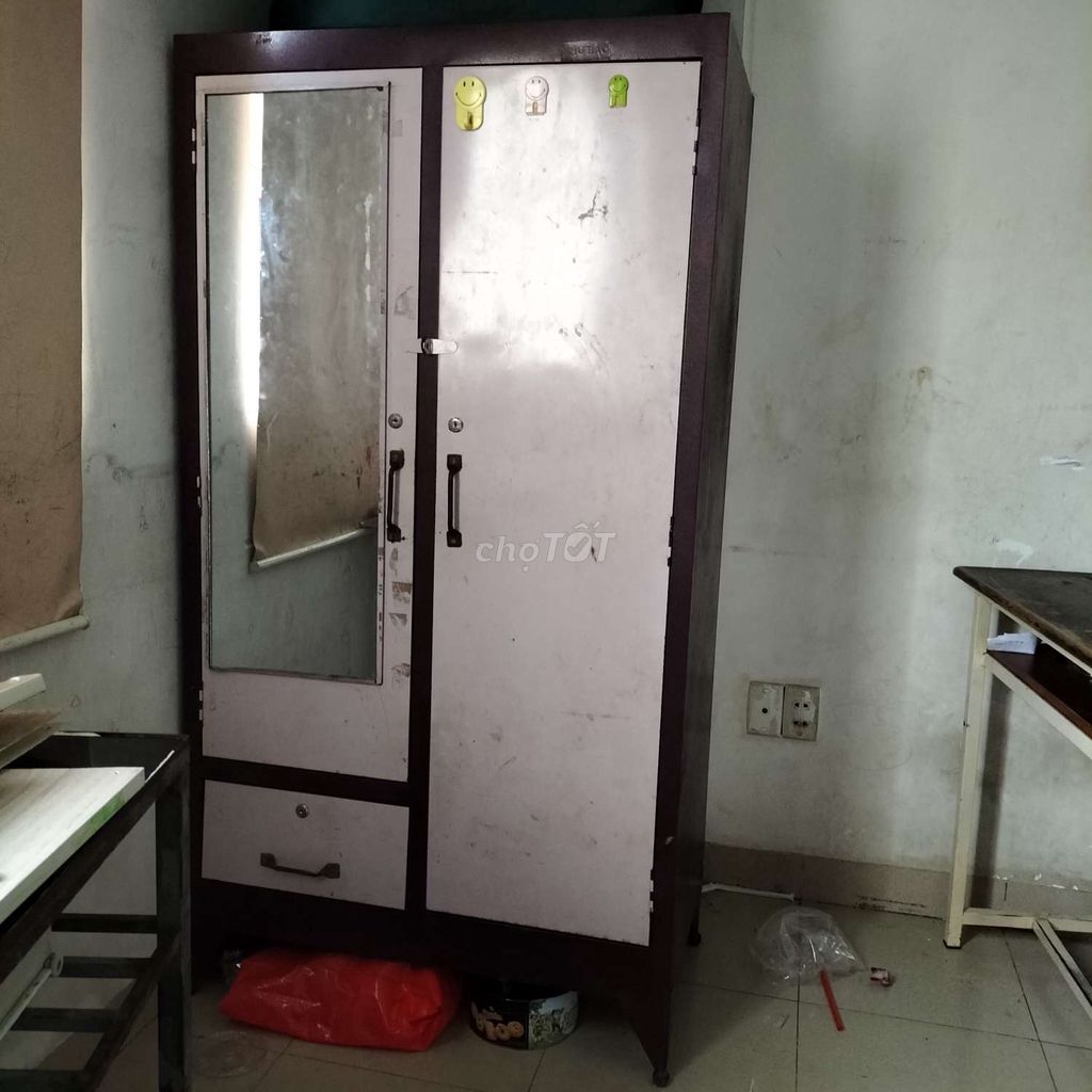 Tủ quần áo Sắt Nâu Trắng Đã sử dụng. Mua bán Tủ, kệ gia đình tại Quận Tân Bình Tp Hồ Chí Minh được đăng bởi Bùi Thị Huệ hình 1