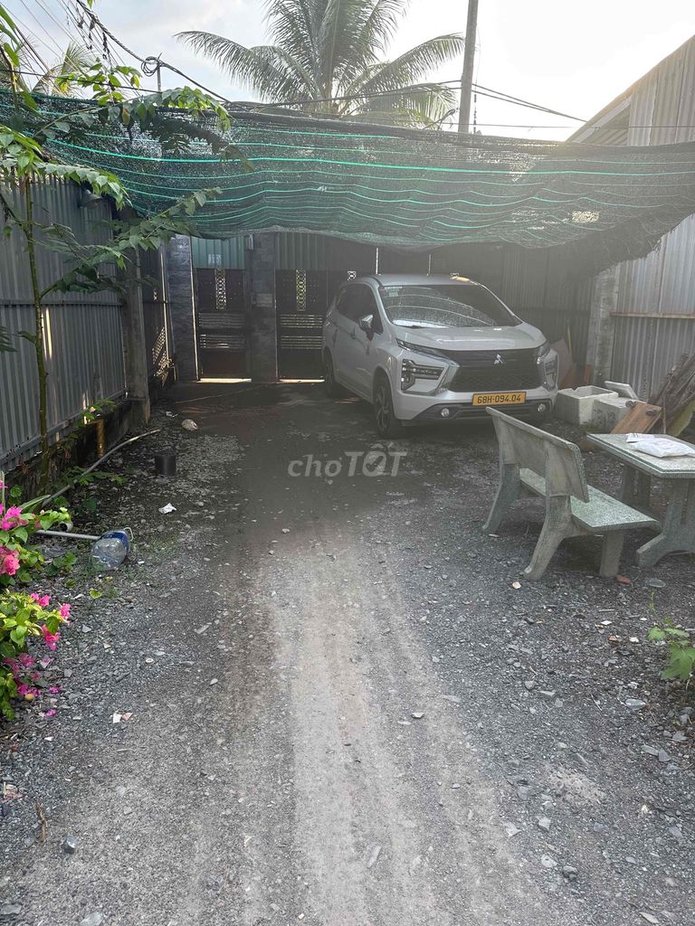 chính chủ cần bán căn nhà diện tích đất 250m2 xây dựng 160m2 1t 3L
