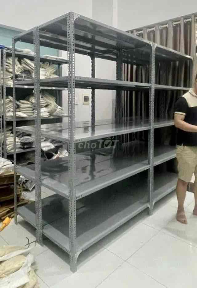 Kệ sắt V lỗ Xám. Mua bán Tủ, kệ gia đình tại Thành phố Thủ Đức Tp Hồ Chí Minh được đăng bởi Phát kệ sắt hình 1