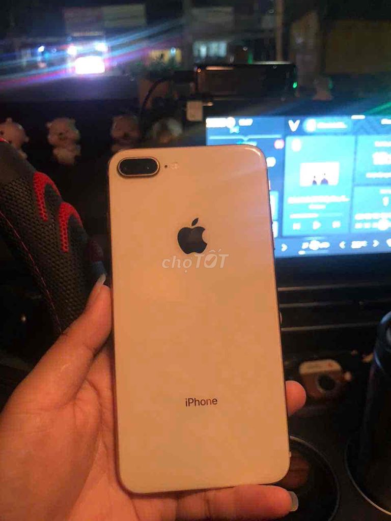 iPhone 8 Plus 64GB Vàng. Mua bán Điện thoại tại Thành phố Đồng Xoài Bình Phước được đăng bởi HOÀNG hình 1