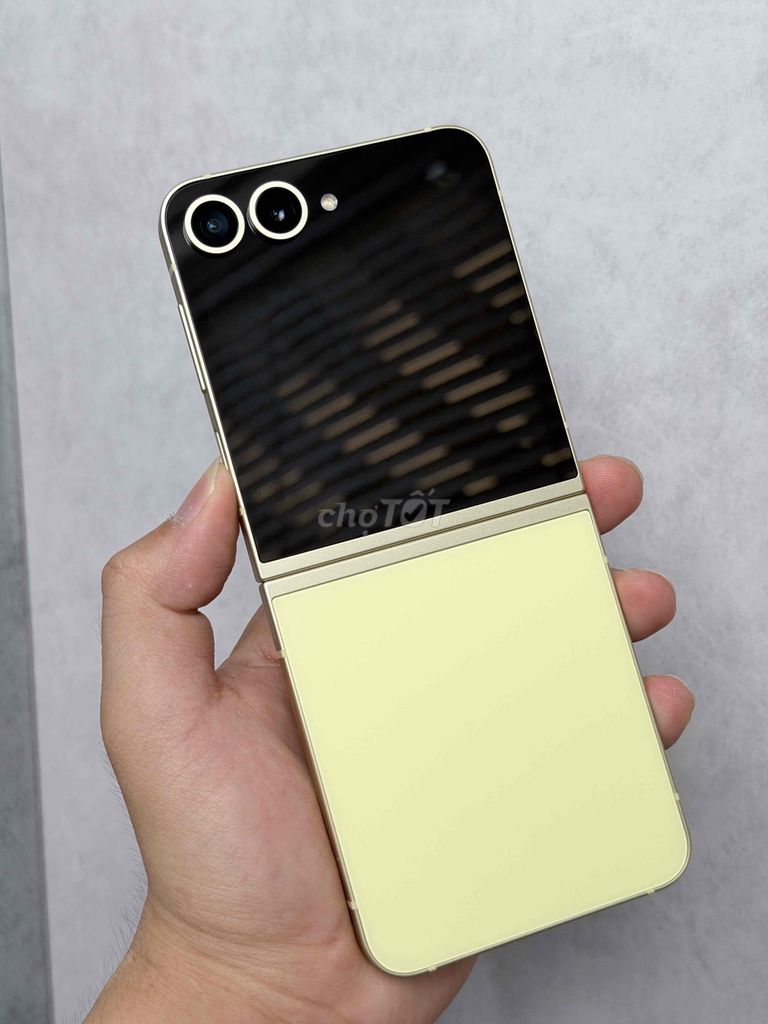 Samsung Z Flip 6 12GB/256GB Vàng 2 sim. Mua bán Điện thoại tại Quận Bình Thạnh Tp Hồ Chí Minh được đăng bởi Tuấn 5G Giá Sỉ Sam hình 1