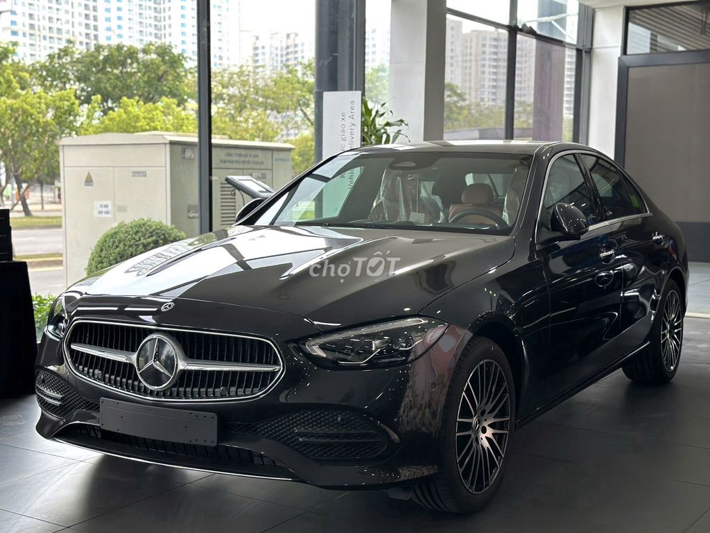 Mercedes Benz C200 Avantgarde Plus 2025. Mua bán Ô tô tại Thành phố Thủ Đức Tp Hồ Chí Minh được đăng bởi Ho Hai Kim Long hình 5