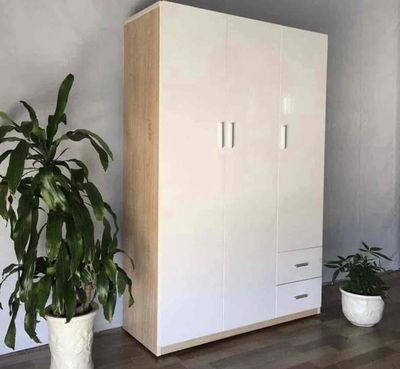 bán nhanh tủ 3 cánh. Mua bán Tủ, kệ gia đình tại Quận 12 Tp Hồ Chí Minh được đăng bởi Hong Le