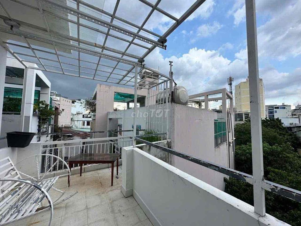 nguyên căn Nguyễn Trọng Tuyển 4 tầng 3pn 3wc chỉ 14 triệu