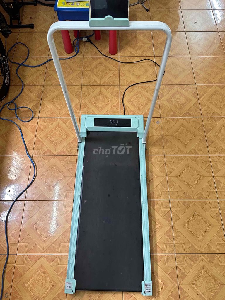 Máy chạy bộ gia đình màu xanh ngọc
