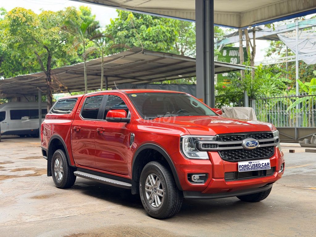 Ford Ranger XLS AT 2024 Tự động Đỏ cam