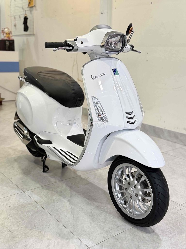 Vespa iget 2018 Trắng phố B2 - 10 Triệu lấy xe. Mua bán Xe máy tại Thành phố Buôn Ma Thuột Đắk Lắk được đăng bởi Nguyễn hoàng Anh hình 2