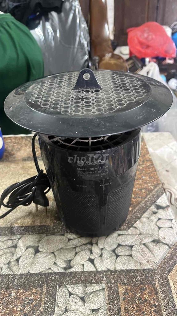 Đèn bắt muỗi Rạng Đông DBM01 5W Đen. Mua bán Đèn tại Quận Hoàng Mai Hà Nội được đăng bởi Kairiyeudau hình 1