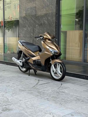 Honda Airblade 125 2017 Vàng đồng 3D 29D1. Mua bán Xe máy tại Quận Ba Đình Hà Nội được đăng bởi Xe Máy Nam Thi