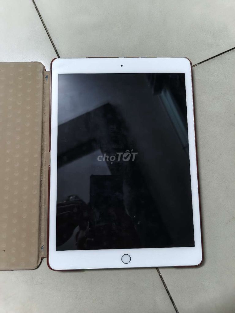 Apple iPad Gen 8 32GB Bạc 4G/Wifi. Mua bán Máy tính bảng tại Quận Bình Tân Tp Hồ Chí Minh được đăng bởi Minh hình 1