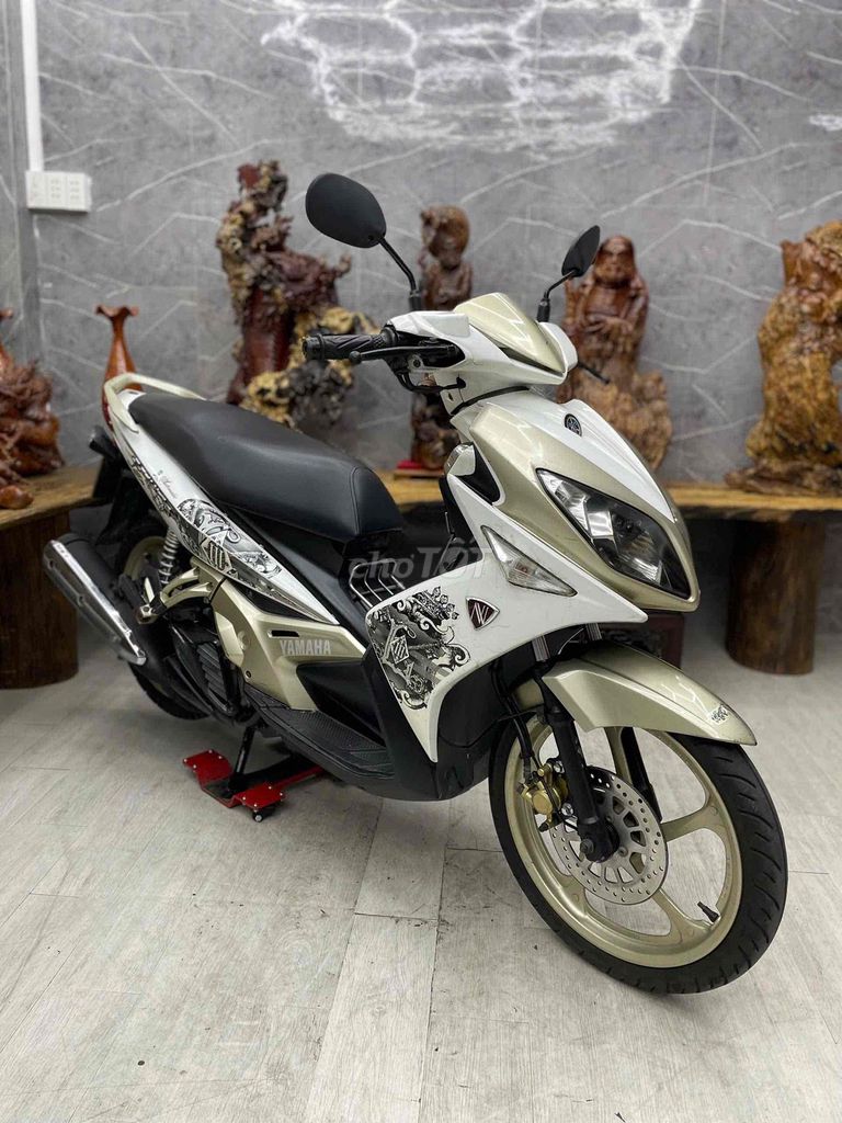 Nouvo4 đẹp, máy êm thì thầm bao vọt biển SG. Mua bán Xe máy tại Quận 8 Tp Hồ Chí Minh được đăng bởi Quân  hình 6